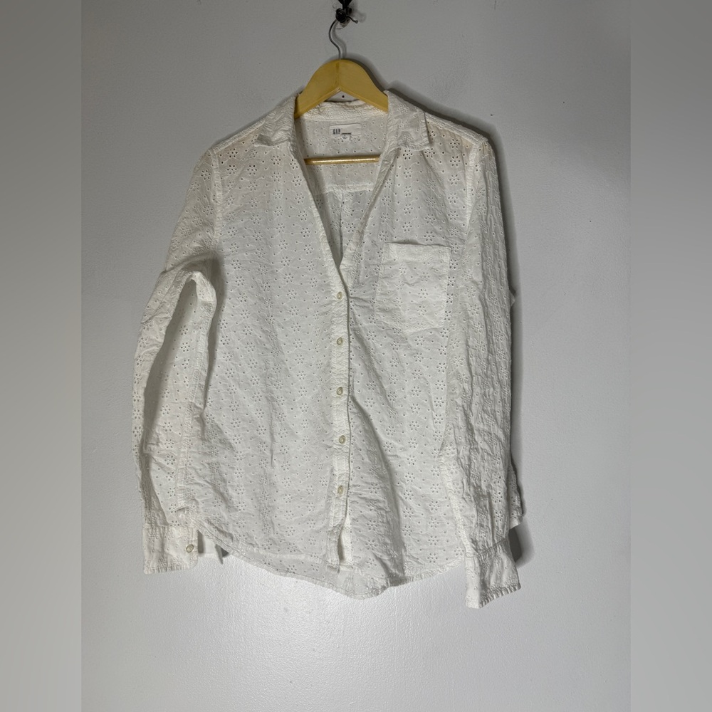 Gap White Collar‎ V Neck Button down Eyelet Top Large